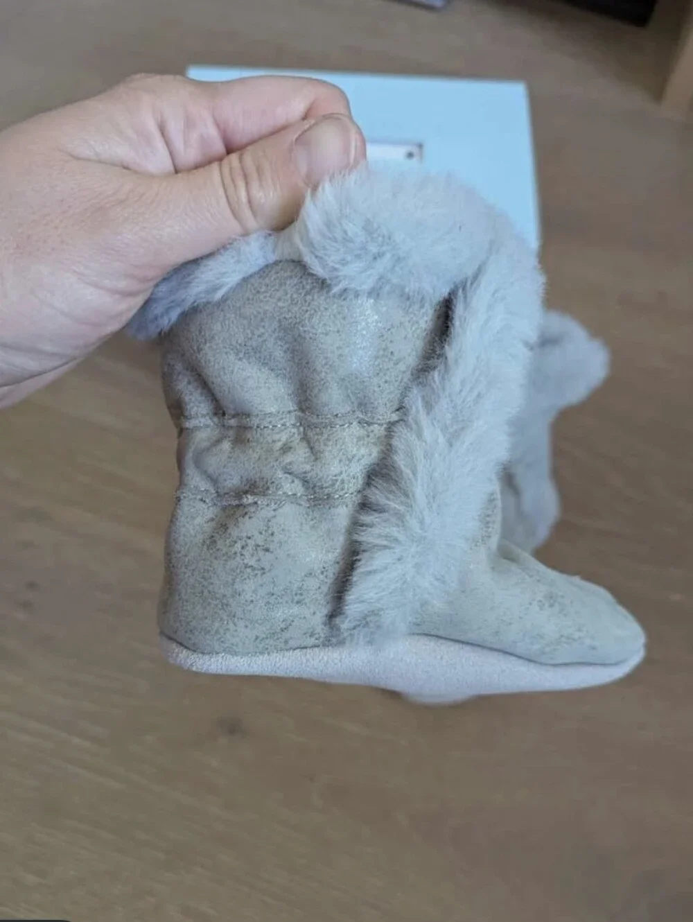 Brand New Robeez Light Gray Faux-Fur Trim Soft Sole Girls Boots